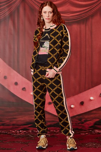 									YOU SWEATER RUN TRACKPANT
			