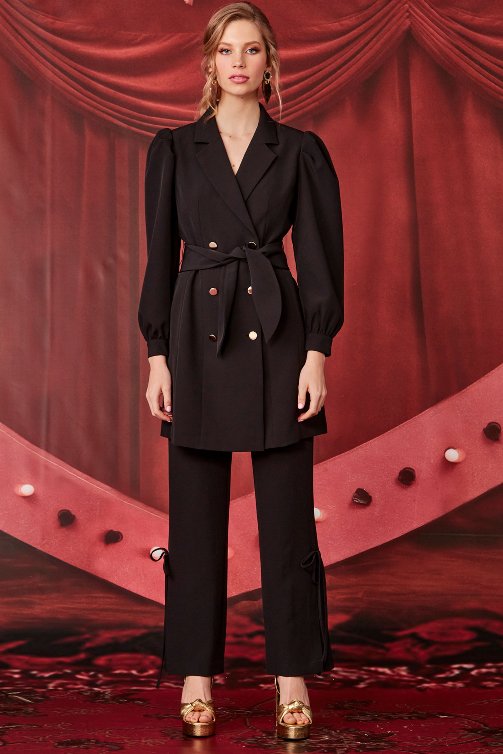 									BLAZER OF GLORY BLAZER
			