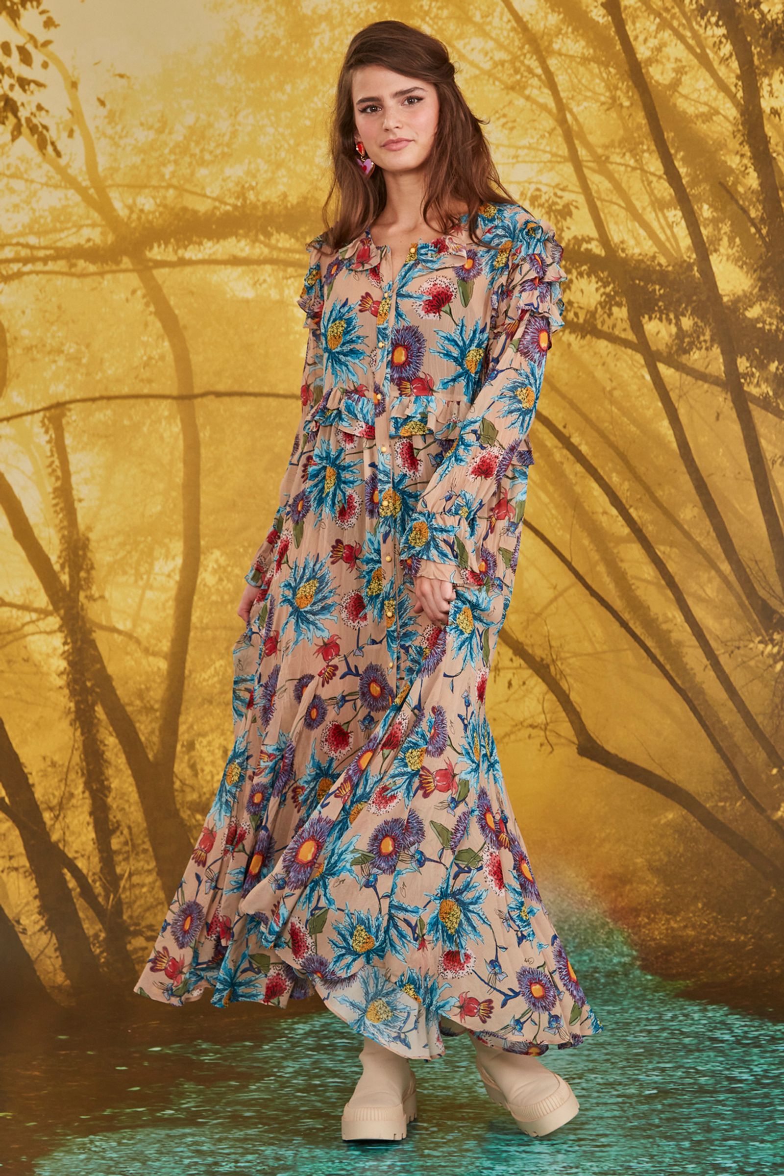 									ITS A BIT FRILLY DRESS
			