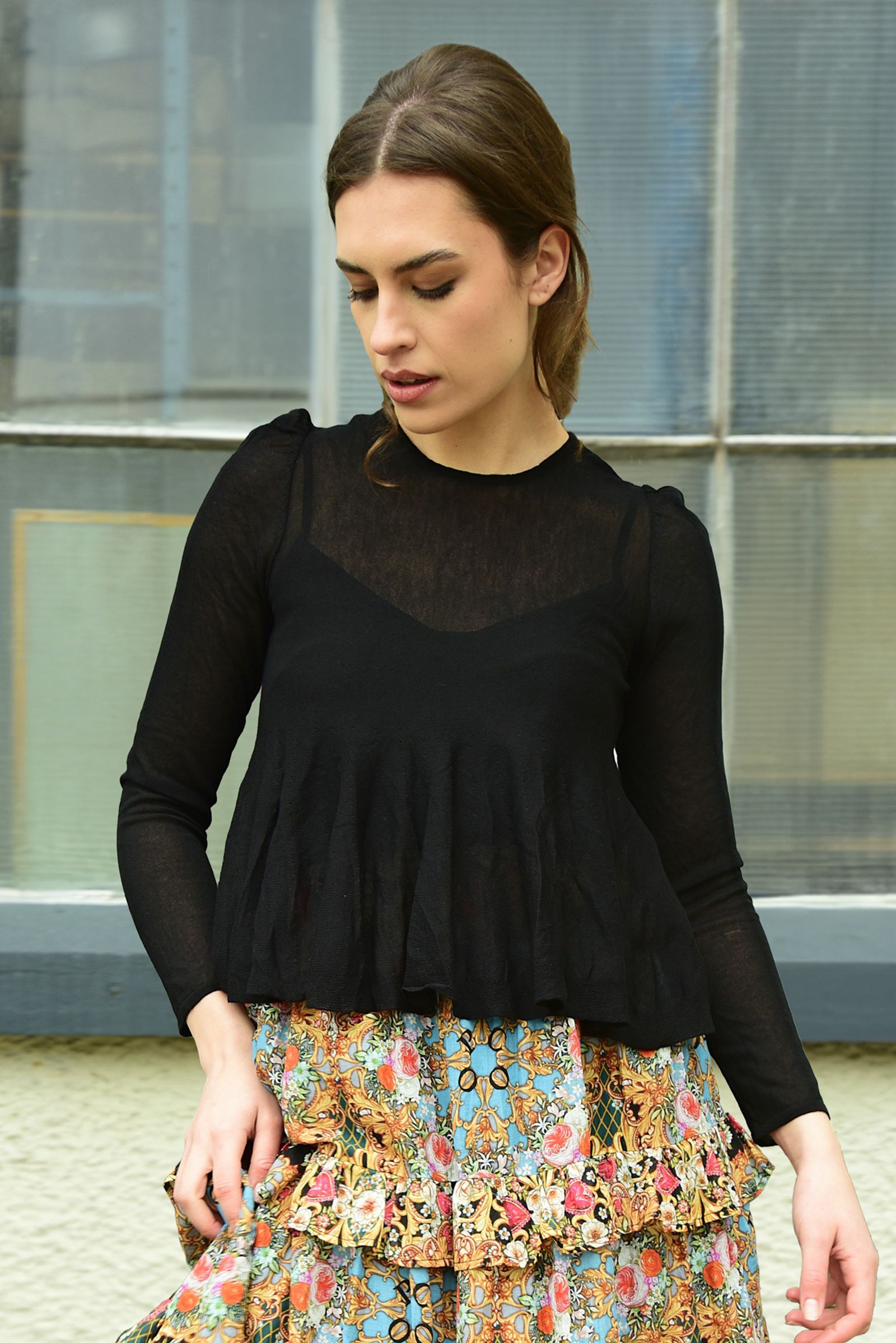 									EVERYBODY'S FINE TOP
			