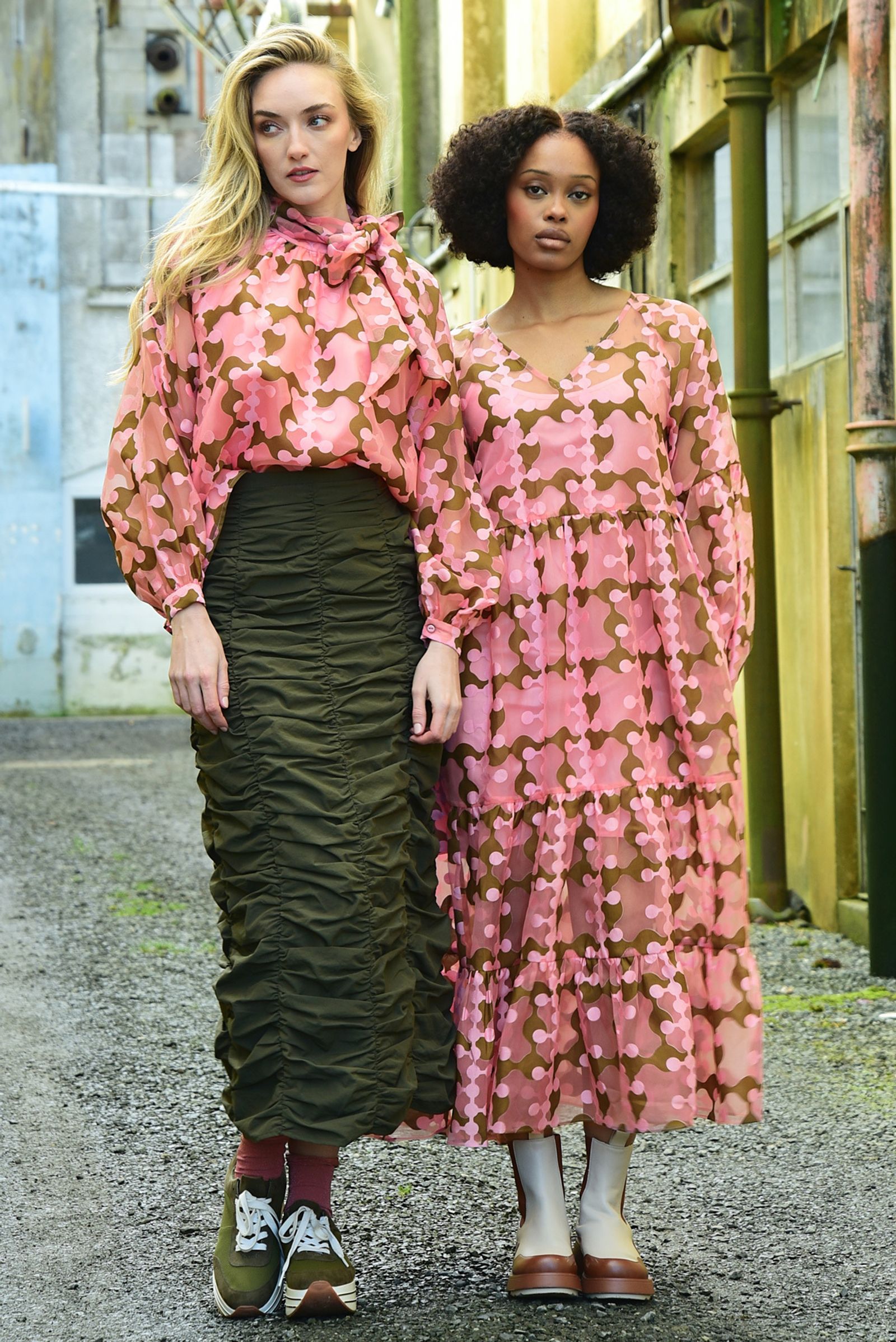 									JUST BOW WITH IT BLOUSE
								, 			SUGAR RUCHE SKIRT
								, 			QUEEN VEE DRESS
			