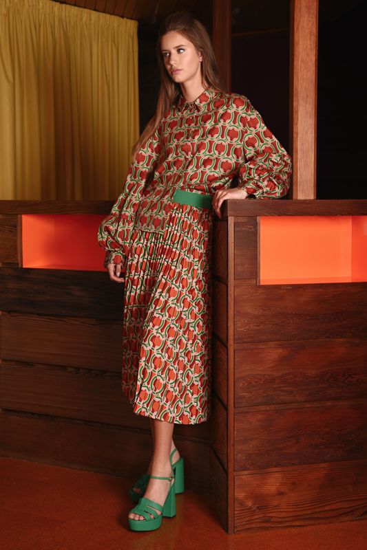 									WE'LL PLEAT AGAIN SKIRT
			