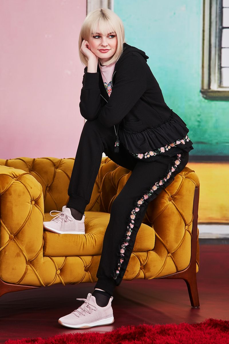 									HOOD LUCK CHARM HOODIE
								, 			RISE + VINE PANT
			