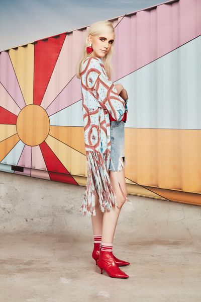 									AIN'T WORTH THE TASSLE KIMONO
								, 			DAISY CHAIN GANG T-SHIRT
								, 			I CAN'T BELT MYSELF BELT
								, 			CUT OFF POINT SHORTS
			