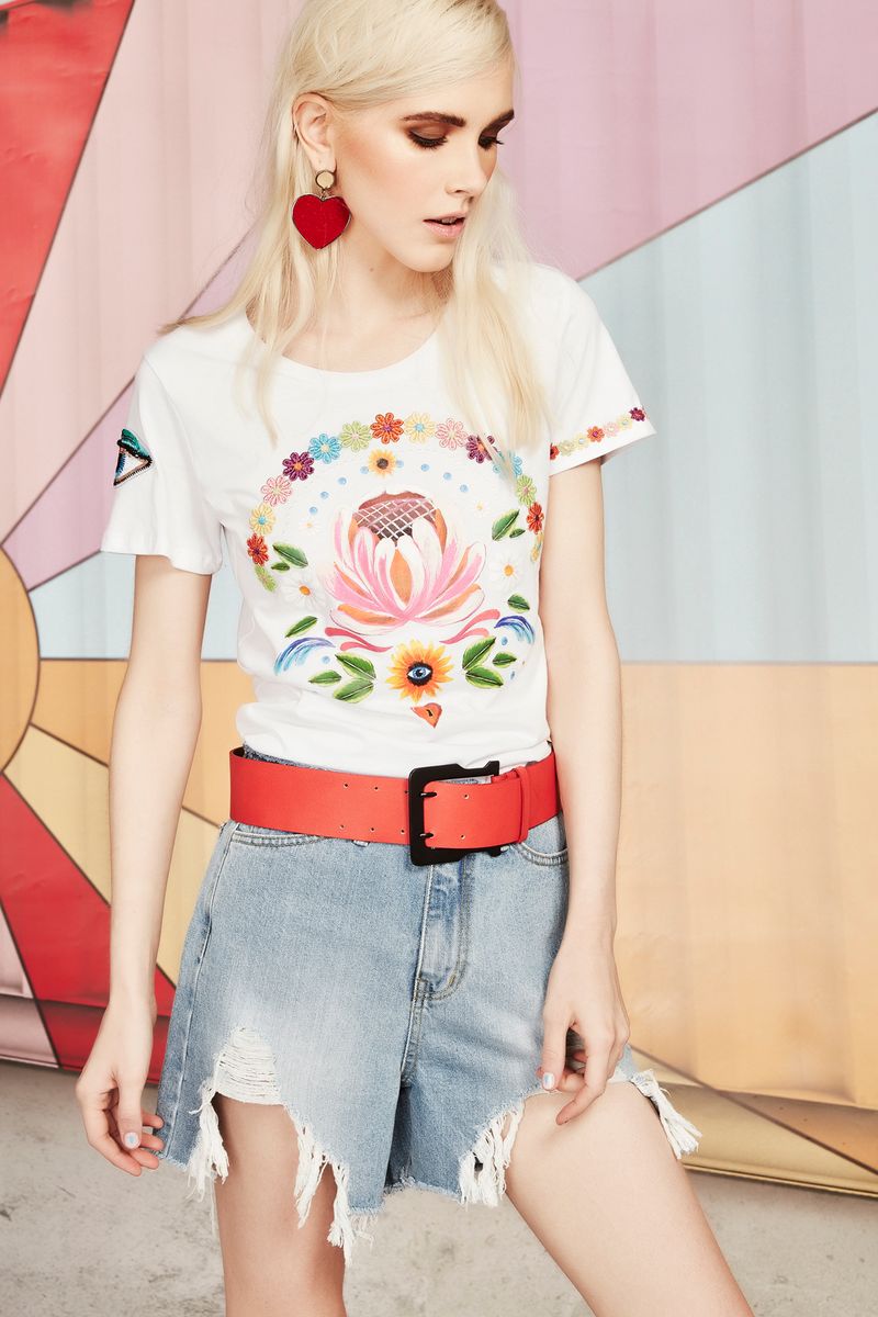 									DAISY CHAIN GANG T-SHIRT
								, 			I CAN'T BELT MYSELF
								, 			CUT OFF POINT SHORTS
			