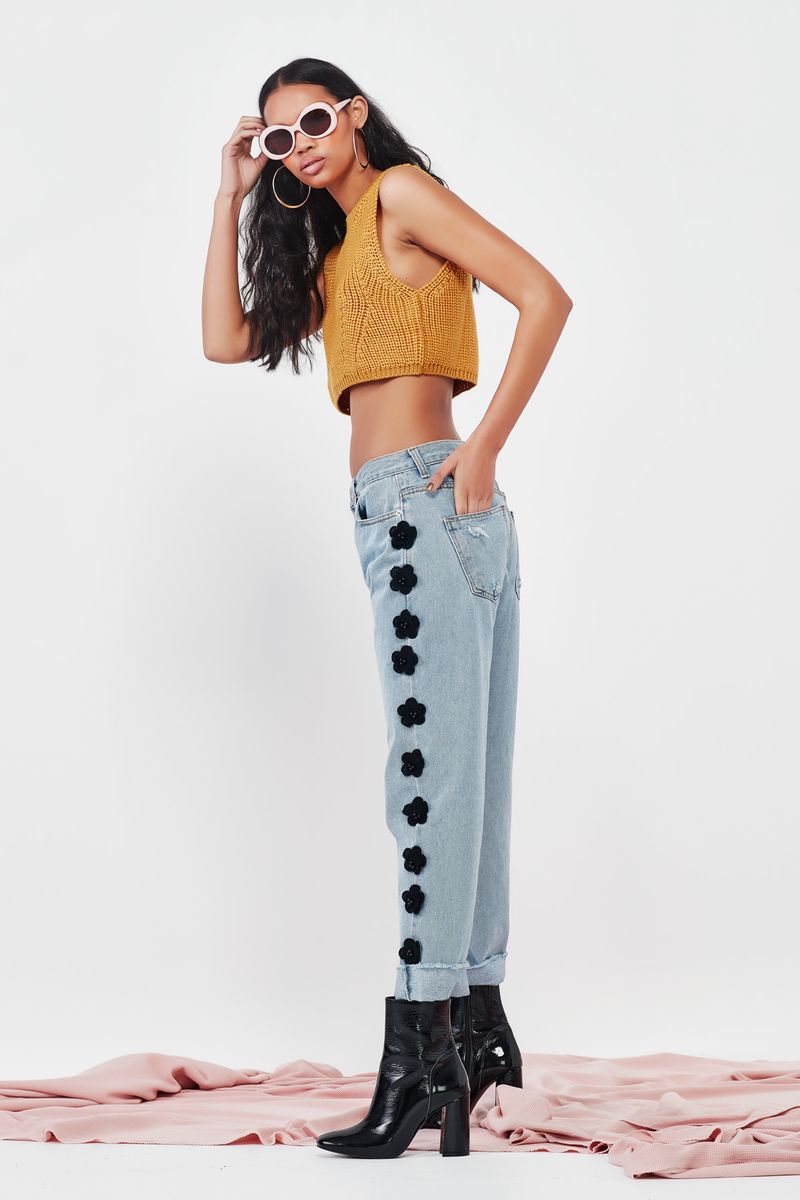 									CROP TO IT TOP
								, 			PICKING FLOWERS JEAN
			