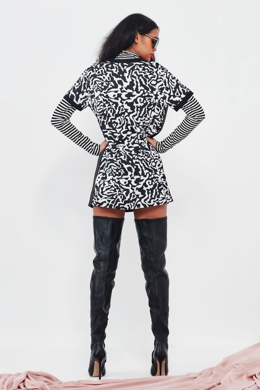 									SHIFT OFF DRESS
								, 			NECK DEEP TOP
			