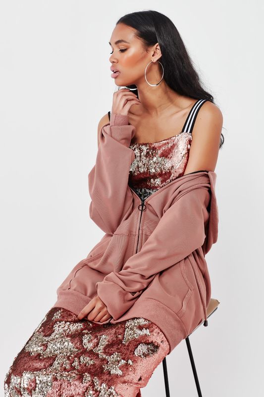 									SO BRA SO GOOD TOP
								, 			HOOD-A-PEST HOODIE
								, 			TEXTURES IN PENCIL SKIRT
			