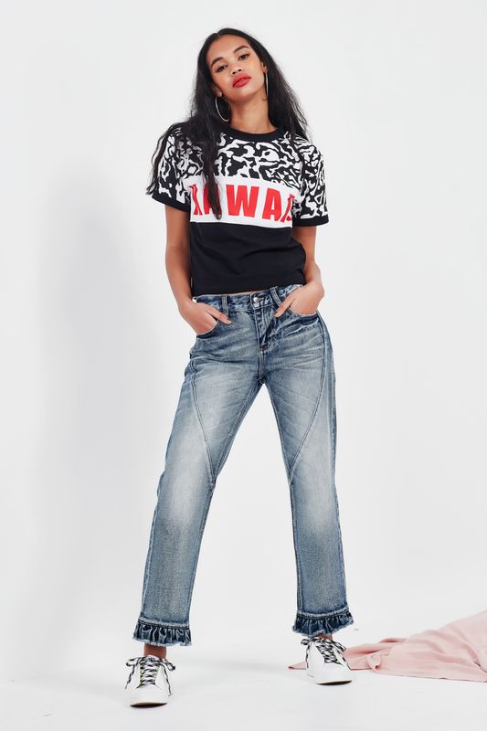 									TO A TEE TOP
								, 			JEANS COME TRUE JEANS
			