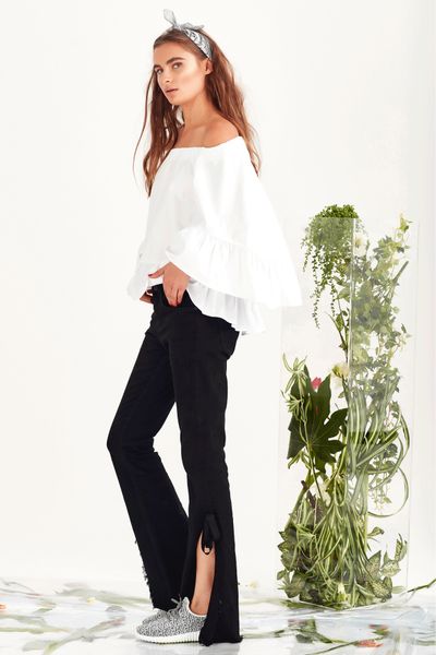 									SHE'S GOT GOOD JEANS JEAN
								, 			COLD SHOULDER TOP
			