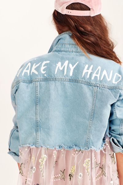 									GIVE ME YOUR HAND JACKET
								, 			SAY YOU'LL BE TIER TOP
								, 			TAYLOR SHIFT DRESS
			