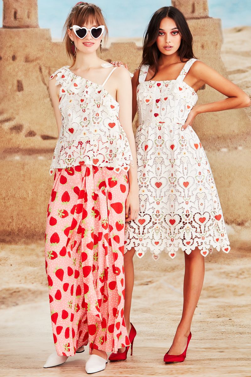 									WILD AT HEART TOP
								, 			LICKETY SPLIT PANST
								, 			HERE COMES THE SUN DRESS
			