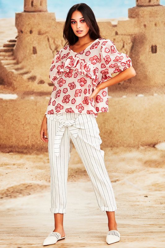 									FRILL LIFE TOP
								, 			LIFE OF TIE PANTS
			