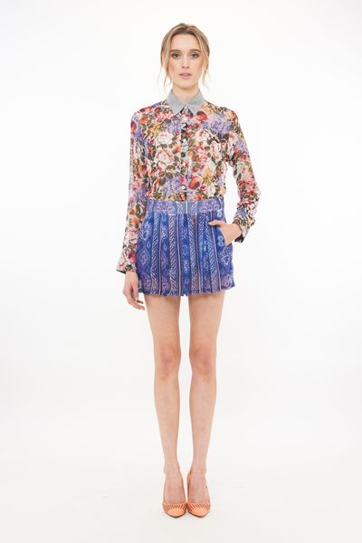 									Lady Norwood Rose 'Elizabeth' shirt
								, 			Marocaine Esprit 'Seville' shorts
			