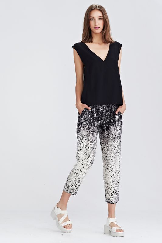 									FORTUNE COOKIE 'MELTDOWN' TOP
								, 			MOTLEY CREW 'SHAKE A LEG' PANT
			