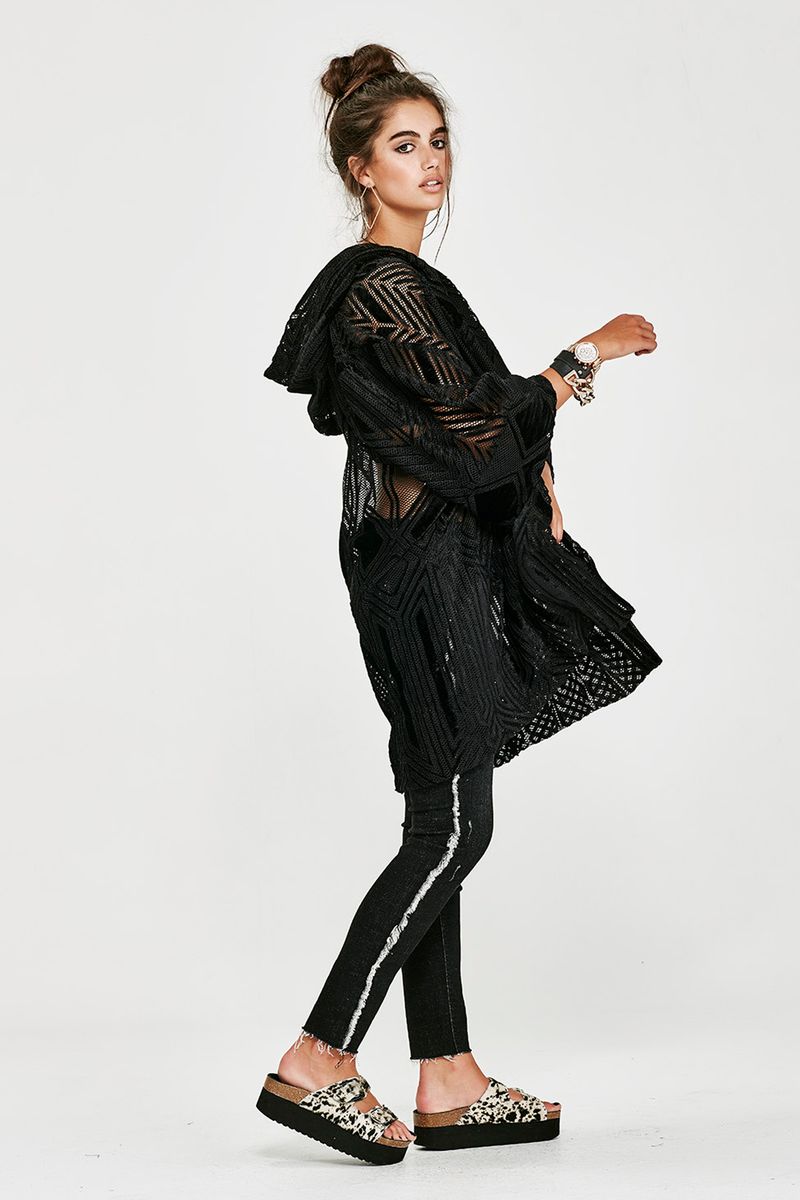 									'Burnout Ornament' Kimono
								, 			'Matt Denim' Jean
			