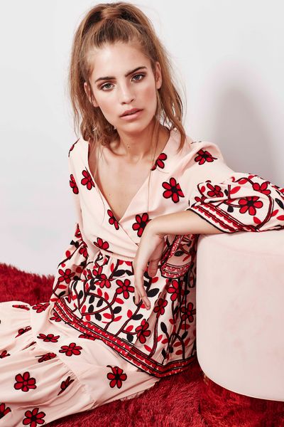 									UNDER WRAPS TOP
								, 			GATHER ROUND SKIRT
			