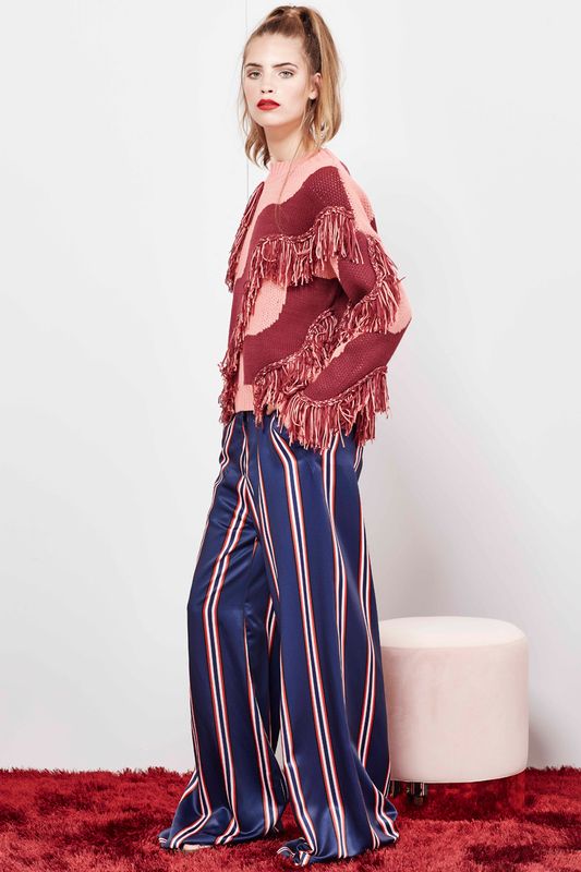 									GULLIVERS TASSLES TOP
								, 			LONG WALK PANT
			