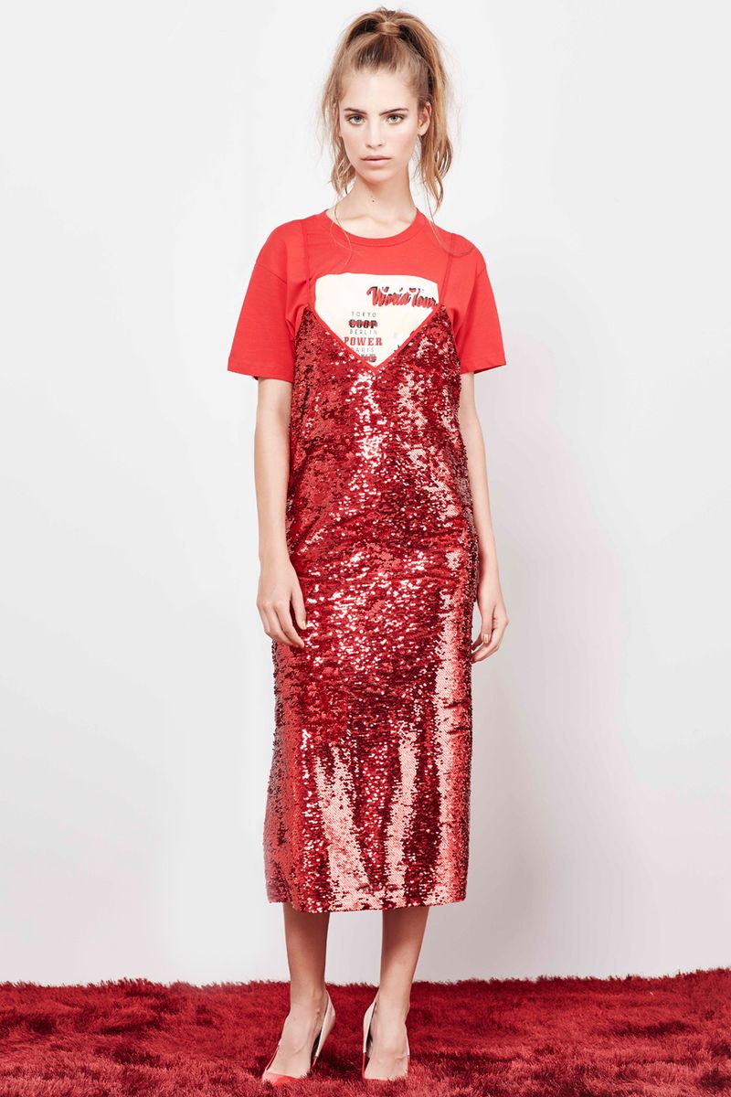 									WORLD TOUR TSHIRT
								, 			SLIP AWAY DRESS
			