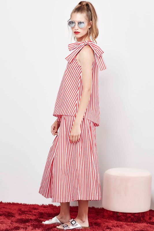 									PASS THE BAR SUNGLASSES
								, 			GO WITH THE BOW TOP
								, 			CULOTTE GOING ON PANT
			