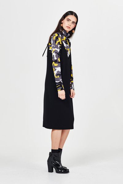 									LESS IS WAR 'KAMO KARDASHIAN' TOP
								, 			CP5233-22WT16
			