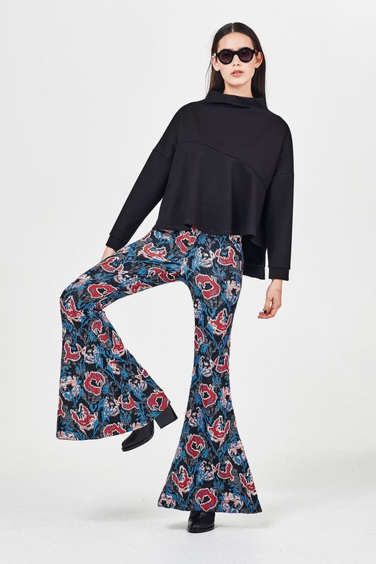 									UNDER THE SEA 'I'LL BE FLARE' PANT
								, 			SCUBA DIVING 'NECK DIVING' TOP
			