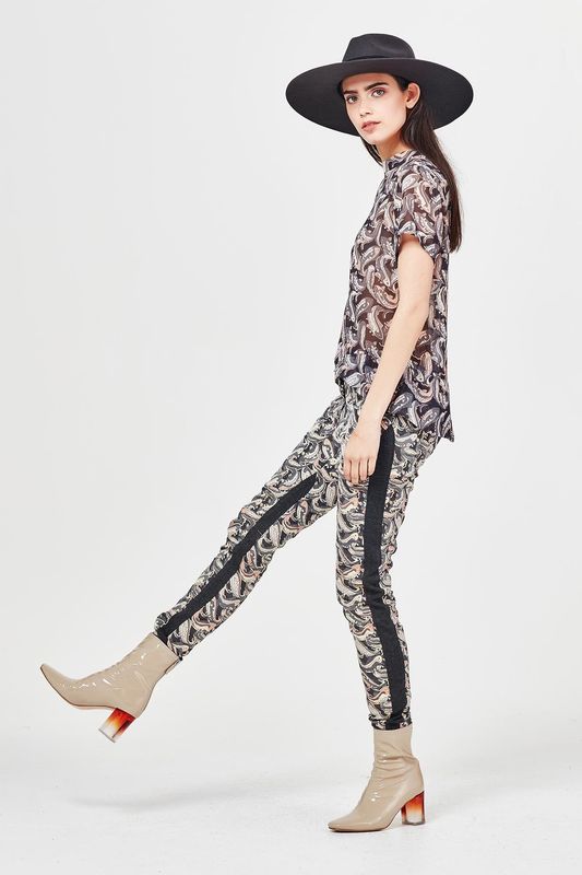 									SNAPPER OF FACT 'TINA TUNA' PANT
								, 			FISH & FLIPS 'PACIFIC SWIM' TOP
			