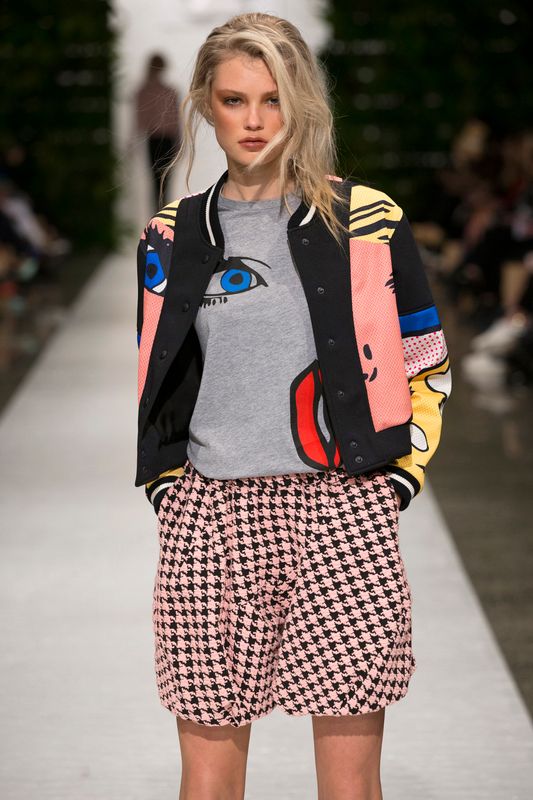 									THINGS FALL POP ART 'RAPPERS DELIGHT' BOMBER
								, 			SO MARLE AWAY 'EYE SPY' TSHIRT
								, 			HOUNDS TOOTH MY FRENCH 'MAID OF ROMPER' SHORTS
			