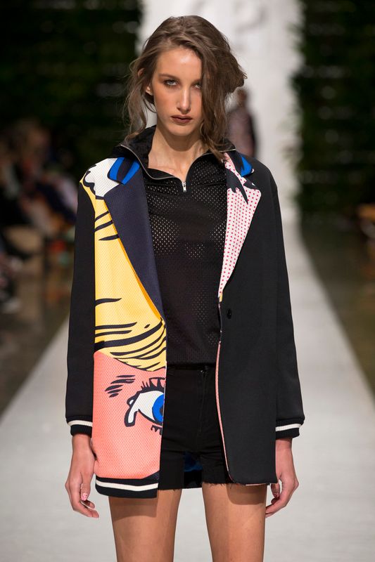 									THINGS FALL POP ART 'BLAZER CUTTING' JACKET
								, 			COME GREEN 'MESHING AROUND' TOP
								, 			SHOW PIECE SHORTS
			