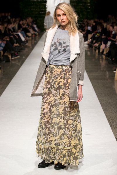 									FLUFF DIAMOND 'COSY DOWN' COAT
								, 			TIGHT KNIT 'SQUIRREL YOU' TSHIRT
								, 			SNAKE MY DAY 'SHEER FRIEND' SKIRT
			