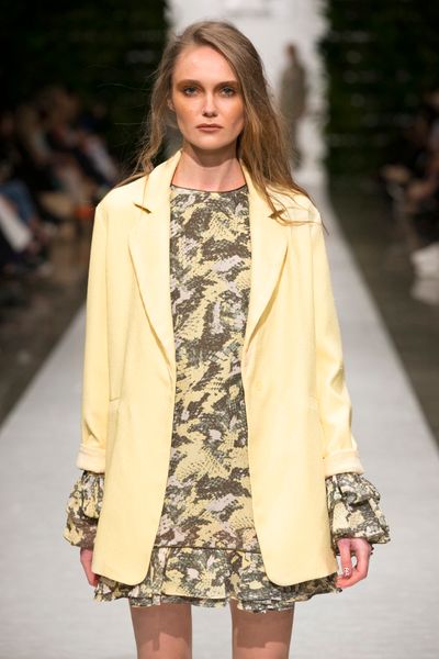 									SHOW PIECE JACKET
								, 			SNAKE MY DAY 'RUFFLE DUTCH' DRESS
			