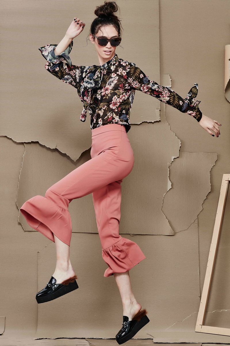 									ANKLE BITER PANT
								, 			CROSS THE LINE SUNGLASSES
								, 			LOOSEN MY TIE TOP
			