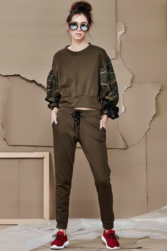 									LEG WORK PANTS
								, 			PASS THE BAR SUNGLASSES
								, 			SLEEVE IT TO ME TOP
			