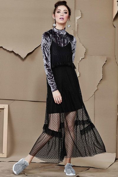 									NECK MINUTE TOP
								, 			LIFE TO THE MAXI DRESS
			