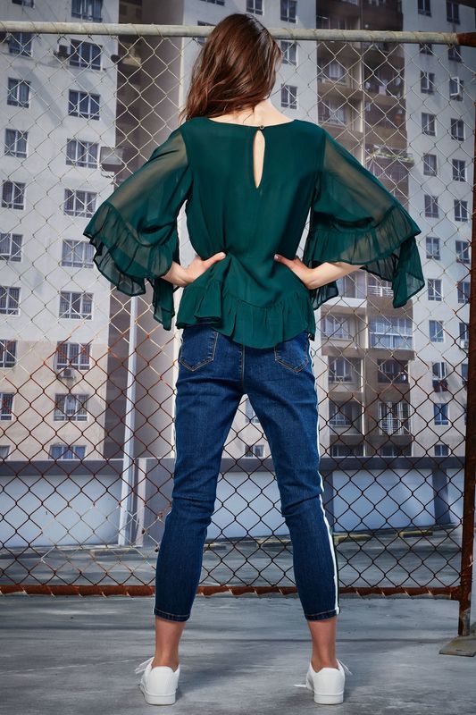 									ORIGAMI ARMY TOP
								, 			STRAIGHT TALK JEANS
			