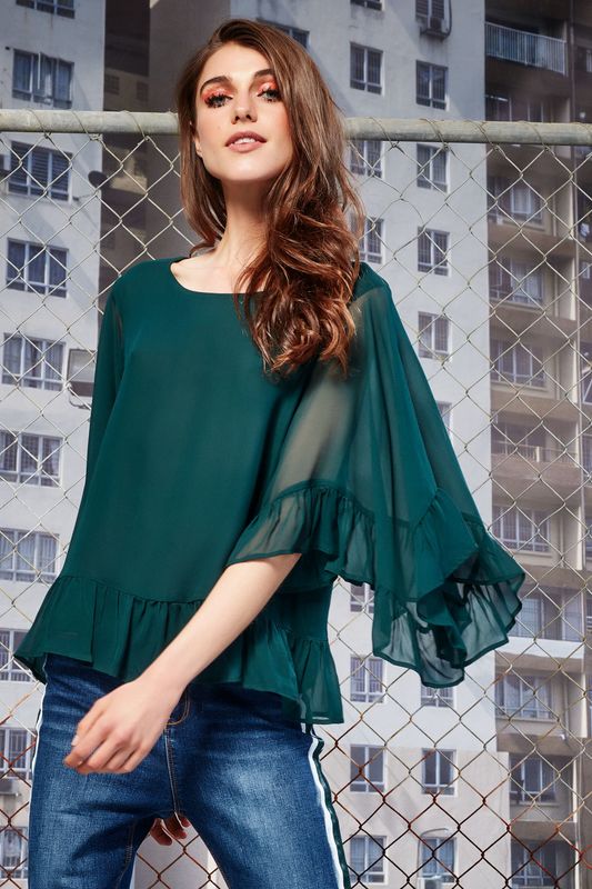 									ORIGAMI ARMY TOP
								, 			STRAIGHT TALK JEANS
			