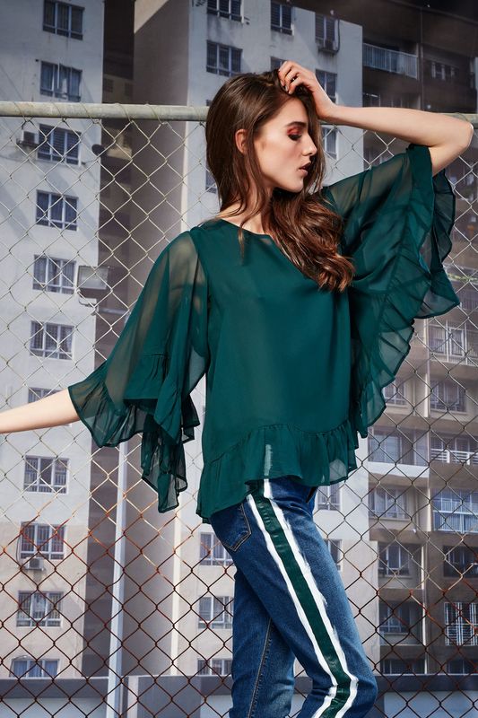 									ORIGAMI ARMY TOP
								, 			STRAIGHT TALK JEANS
			