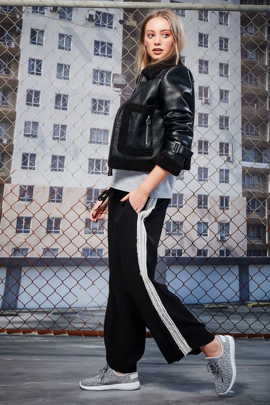 									CROSSING THE LINE  PANT
								, 			BUCKLE UP JACKET
								, 			SNAKE A CHANCE ON ME T-SHIRT
			