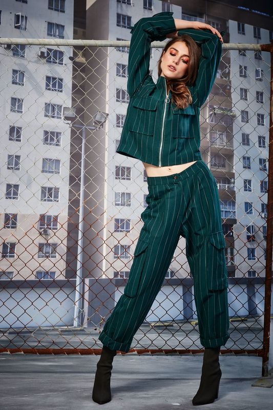 									CARGO ROBBIE PANT
								, 			SLEEVE IRWIN JACKET
			