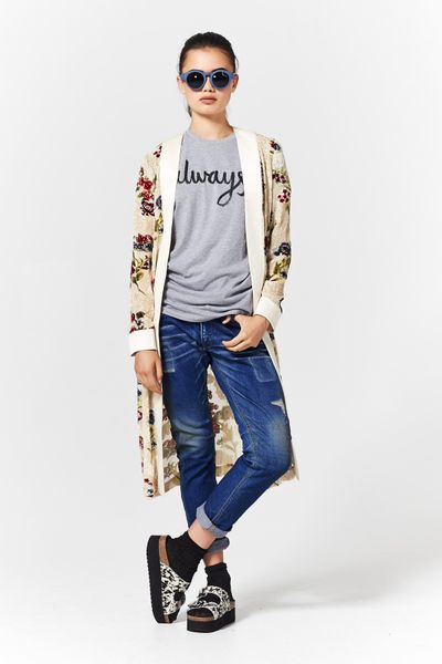 									SEX AND THE SILKY 'TURNING JAPANESE' KIMONO
								, 			PLEASE ME, TEE'S ME 'ALWAYS' TSHIRT
								, 			TWENTY FOUR DENIM 'MY BOYFRIEND'S BACK' JEANS
			