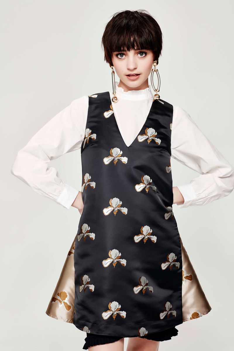 									BLACK ORCHID 'NIGHT GARDEN' DRESS
								, 			WHITE LIES 'AGE OF INNOCENCE' TOP
								, 			AMUSEMENT DARK 'FRILL JOY' SHORT
			