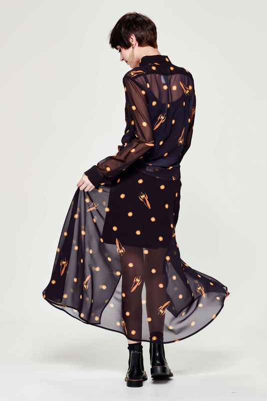 									ROCKET WATCH 'BAT YOUR LASHES' SKIRT
								, 			ROCKET WATCH 'ASTRONAUTS AND CROSSES' TOP
			