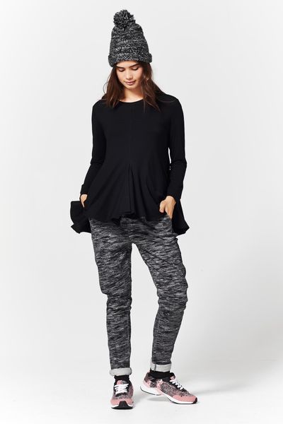 									MONODRAMTIC 'SWING WHILE YOU'RE WINNING' TOP
								, 			CONCRETE SKIES 'THE SLACK SEEDS' PANT
			