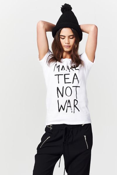 									TEE TOTAL 'MAKE TEE NOT WAR' TSHIRT
			