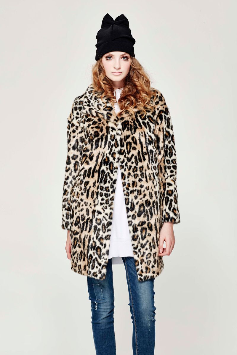 									FURRY WALLS 'NOT ENDANGERED' COAT
								, 			DISTRESSED STAR 'JEANS BOND' PANT
								, 			PEAK-A-BOW 'HAT'S ENOUGH' HAT
			