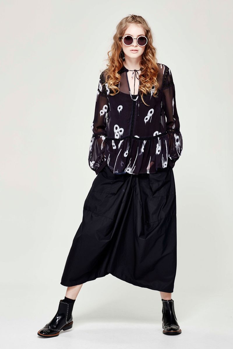 									SPOTS DON'T LIE 'TWIST AND SPOT' TOP
								, 			TRAFFIC LIGHTS 'LAZER STRIPE' SKIRT
			