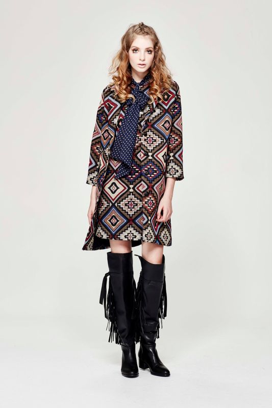 									TETRIS TEXTURE 'ROW ROW ROW YOUR COAT' COAT
								, 			TETRIS TEXTURE 'TUNIC SASHIMI' DRESS
			