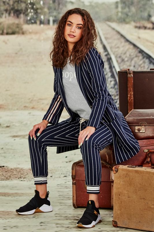 									CASUAL BUSINESS JACKET
								, 			TRACK COOPER TRACKPANTS
			