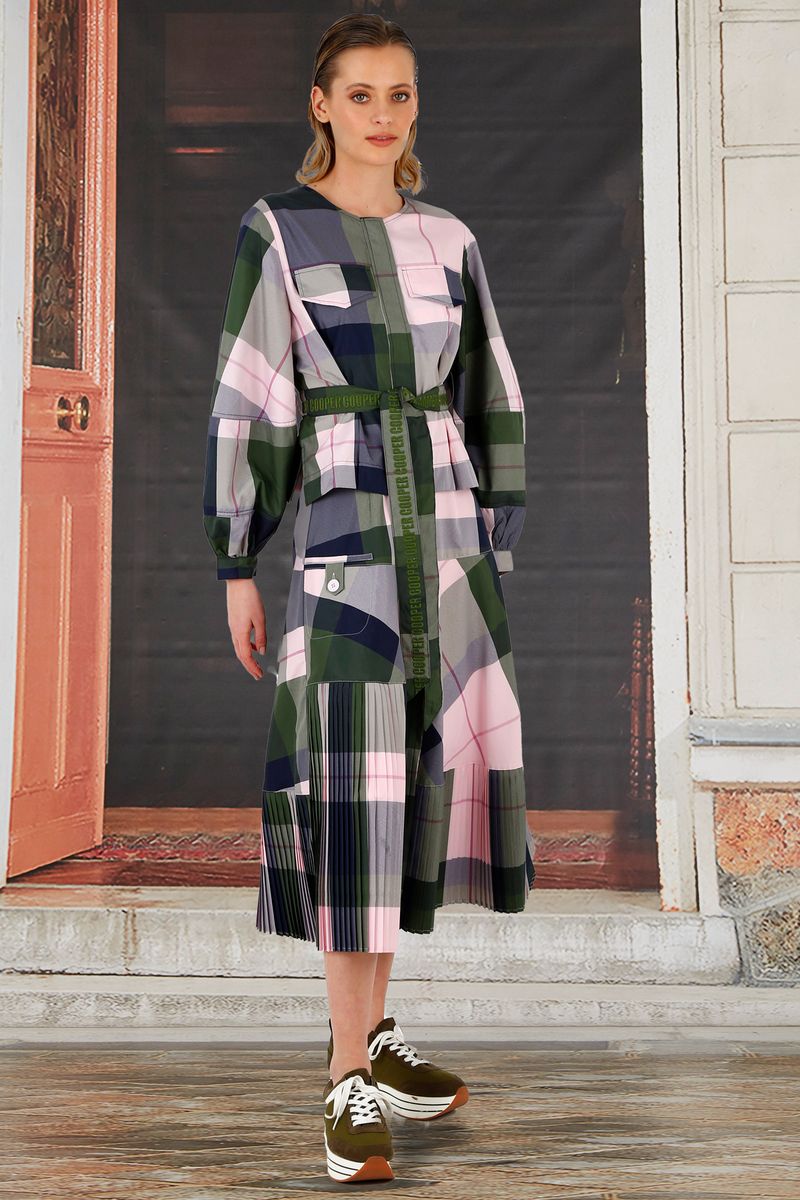 									PLEATING ROMANCE SKIRT
			