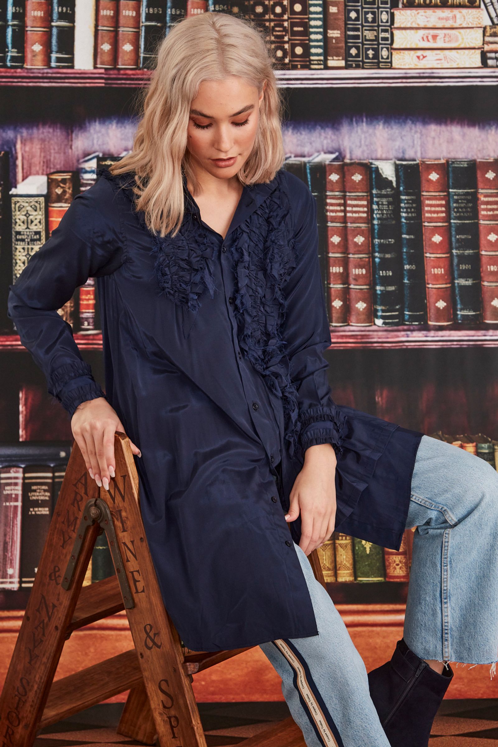 									A HUFF AMD A RUFFLE SHIRT
			